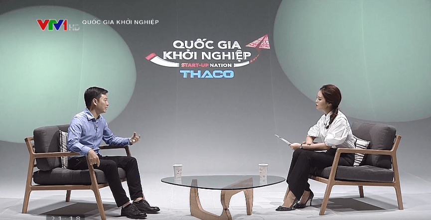 Ông Trần Việt Vĩnh – CEO của Fiin chia sẻ cùng Á hậu Thụy Vân trên VTV1 về vấn đề đầu tư trực tuyến ở Việt Nam