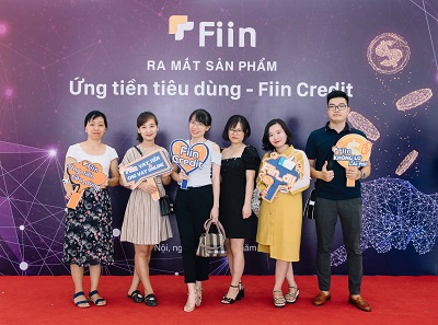 Các bạn trẻ tham ra buổi sự kiện ra mắt sản phẩm ứng tiền tiêu dùng của Fiin