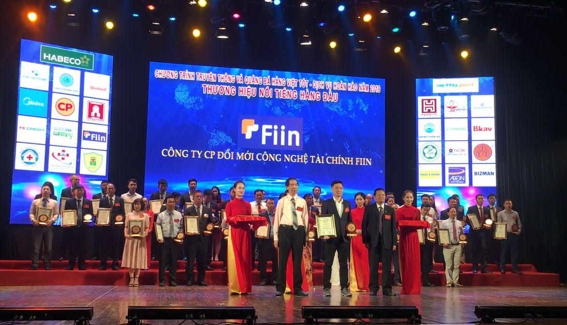 Fiin Credit được vinh danh là 1 trong số 10 “Thương hiệu nổi tiếng hàng đầu 2019” của Việt Nam