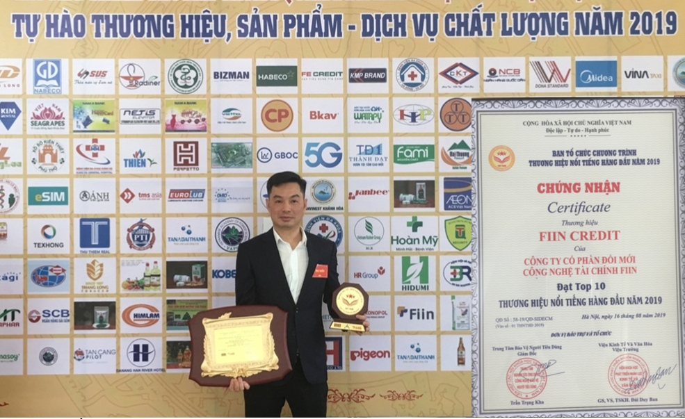 CEO của Fiin ông Trần Việt Vĩnh nhận giải thưởng doanh nhân vàng năm 2019